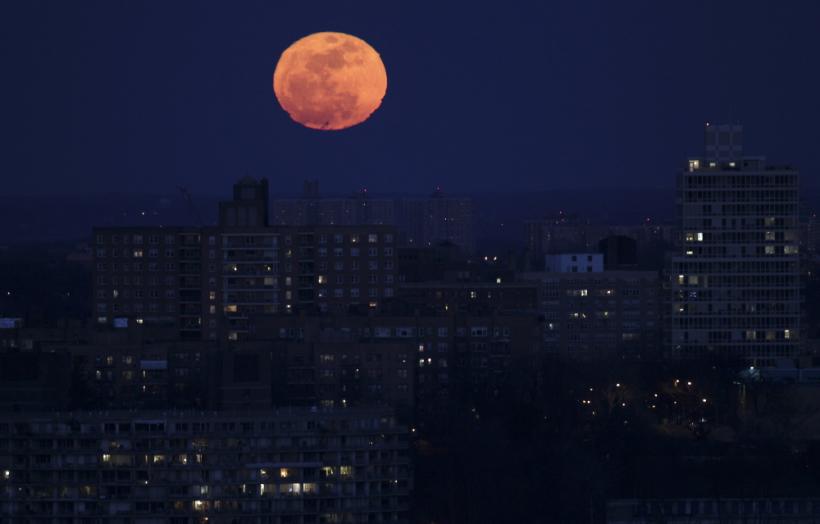 "Super Luna": super-show de noapte 18425218