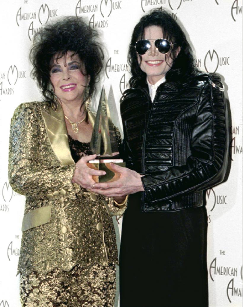 LIZ TAYLOR 18425701