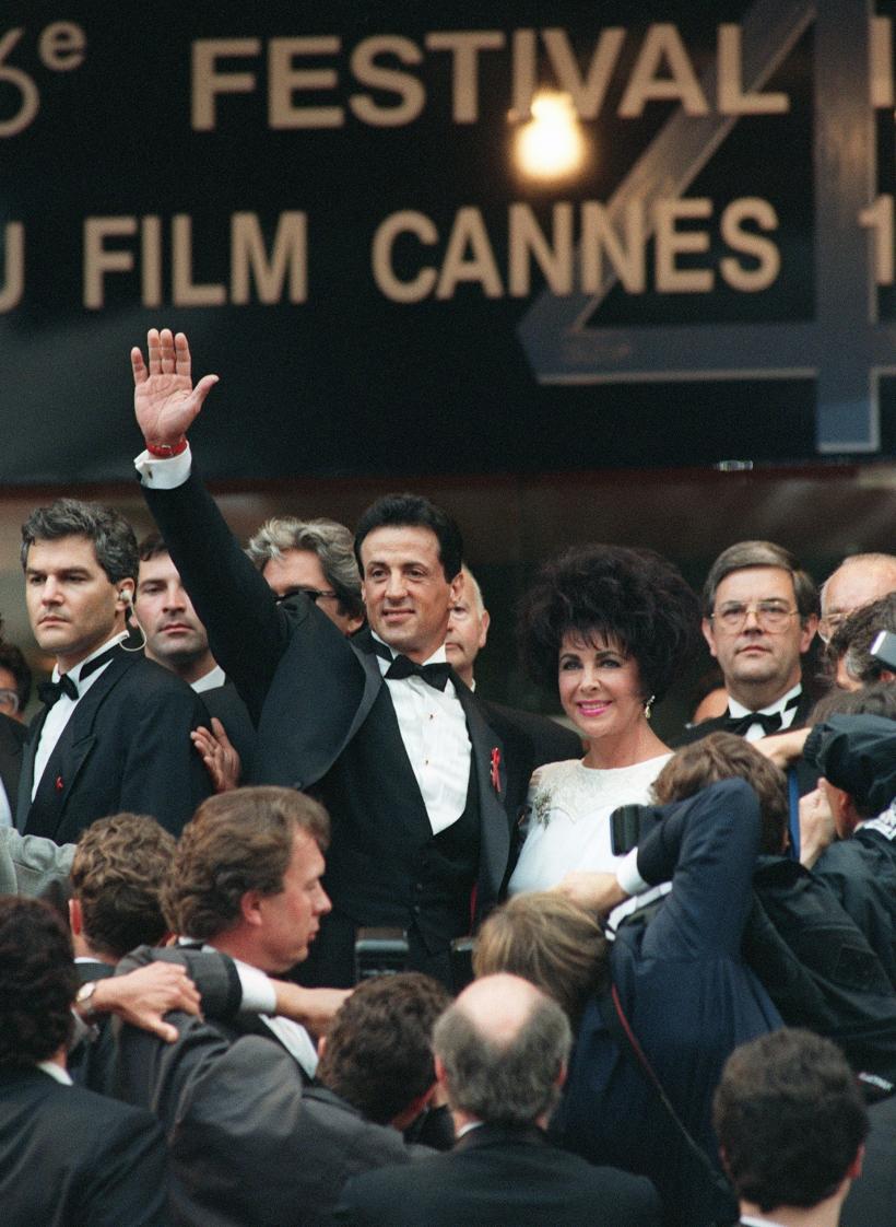 LIZ TAYLOR 18425703