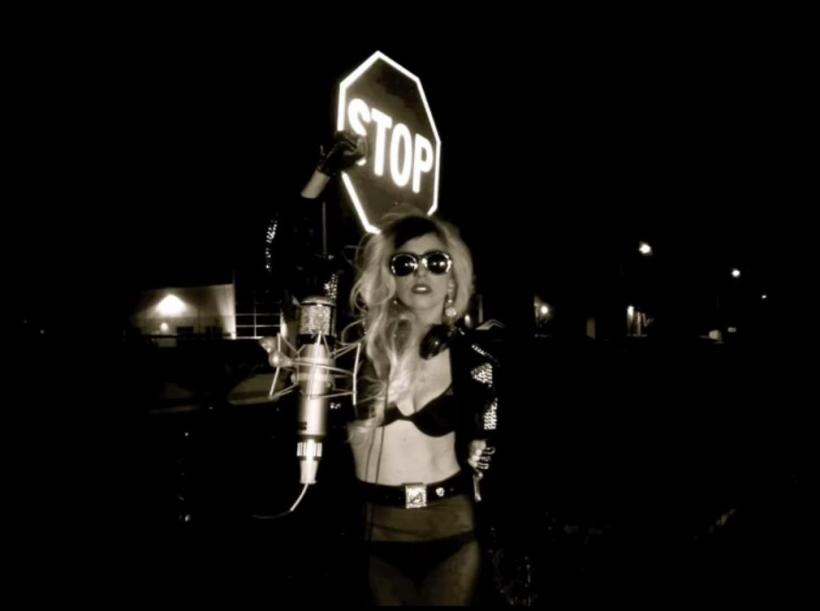 Lady Gaga schimbă macazul pe genul country! (Video)