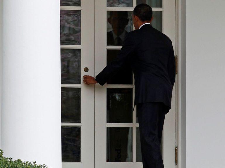 Moment jenant pentru Obama: A găsit uşile încuiate la Casa Albă!