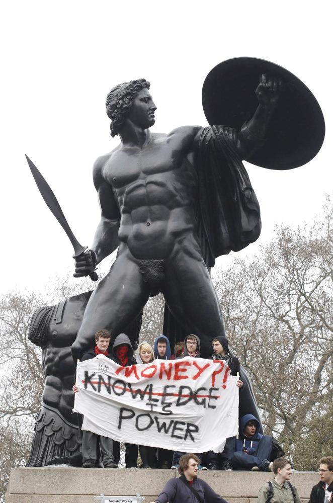 Proteste la Londra faţă de măsurile de austeritate 18426156