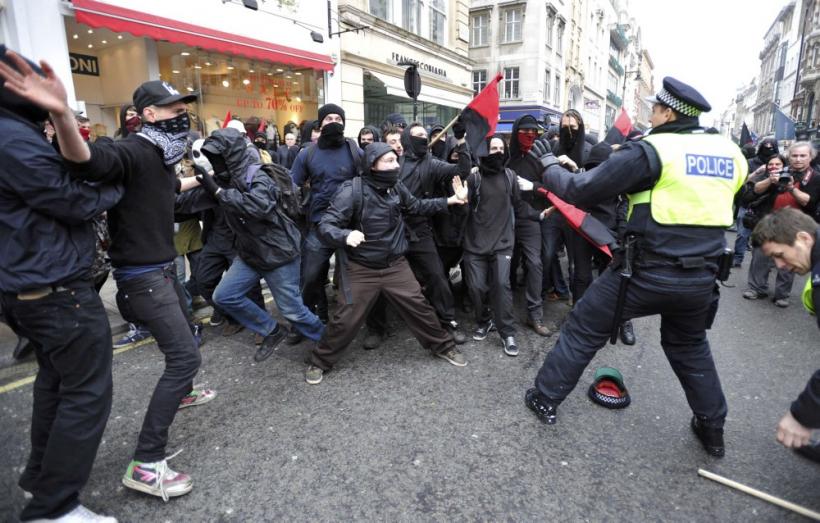 Proteste la Londra faţă de măsurile de austeritate 18426157
