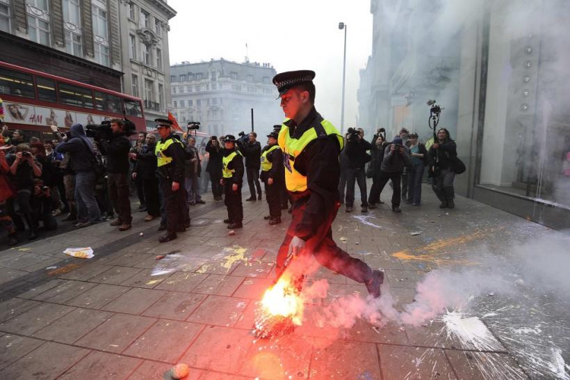 Proteste la Londra faţă de măsurile de austeritate 18426160