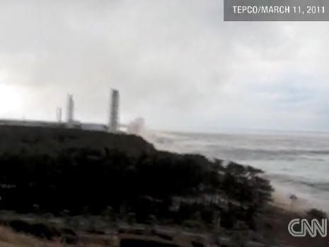 Imagini cu valul tsunami care a lovit Fukushima!