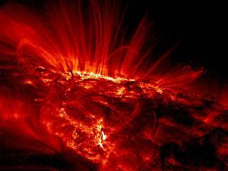 Soarele se pregăteşte de o furtună geomagnetică – video
