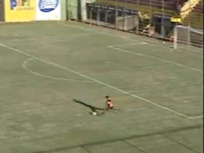 Video: Un portar paraguayan a marcat de la 80 de metri!
