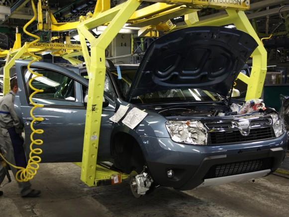 Dacia suspendă temporar producţia la Mioveni!