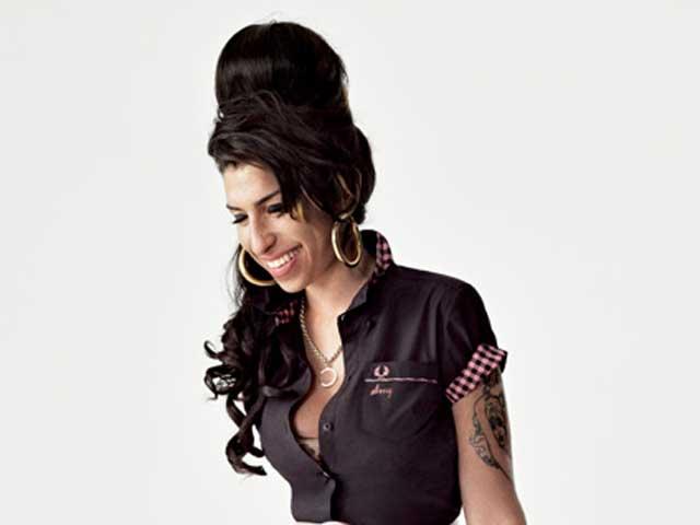 Amy Winehouse in premiera in Romania!