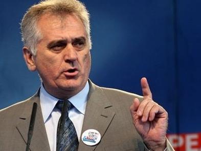 Liderul opoziţiei sârbe, aflat în greva foamei, a fost internat