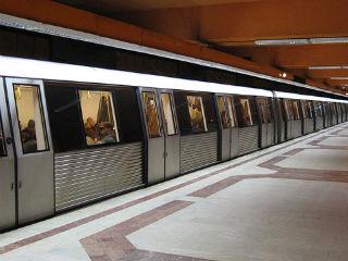 Metroul şi 13 linii RATB circulă în noaptea de Înviere