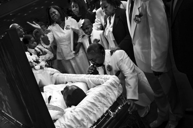 Premiul Pulitzer 2011 pentru fotografie artistica 18429100