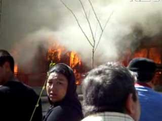 Incendiu puternic la un complex comercial din Călăraşi
