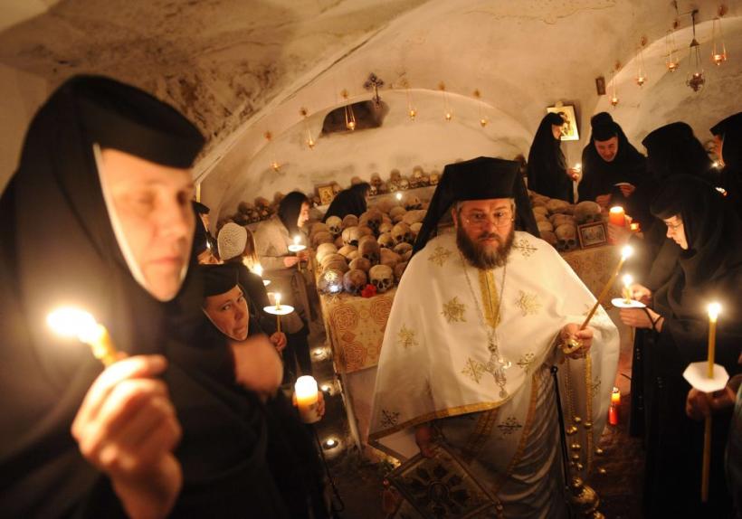 Invierea la  Manastirea Pasarea 18429223