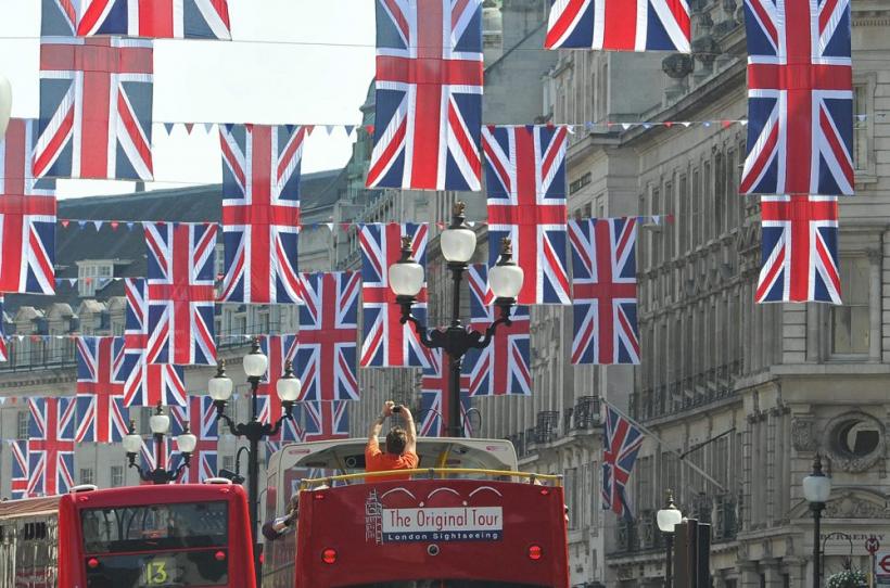 Royal Wedding Boutique 18429368