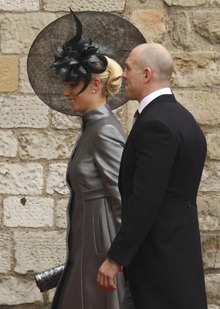 Capete încoronate şi pălării încornorate 18429796