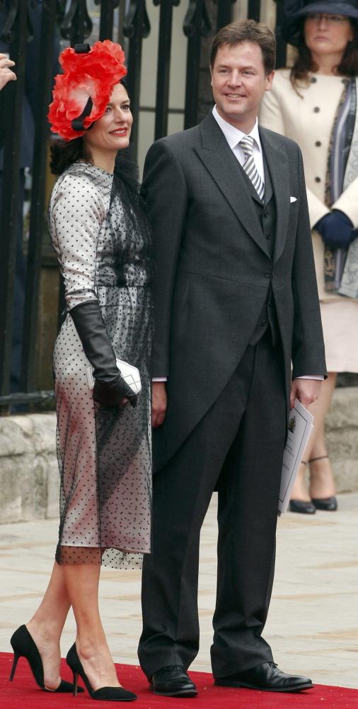 Capete încoronate şi pălării încornorate 18429804