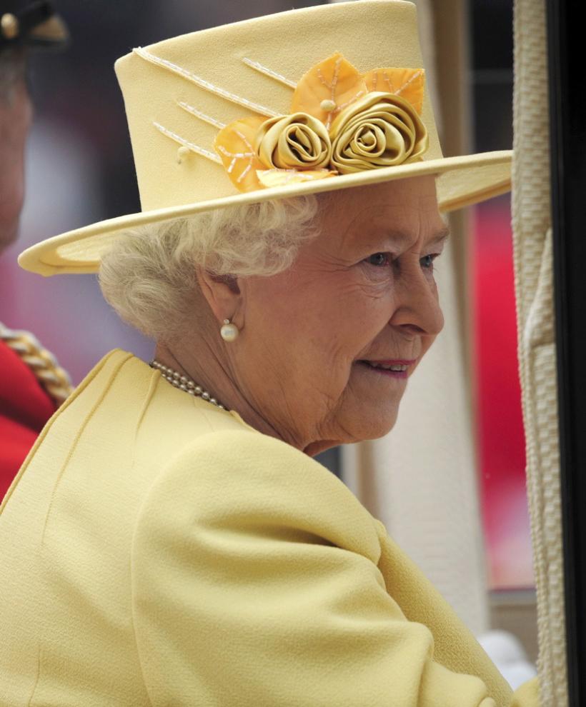 Capete încoronate şi pălării încornorate 18429806