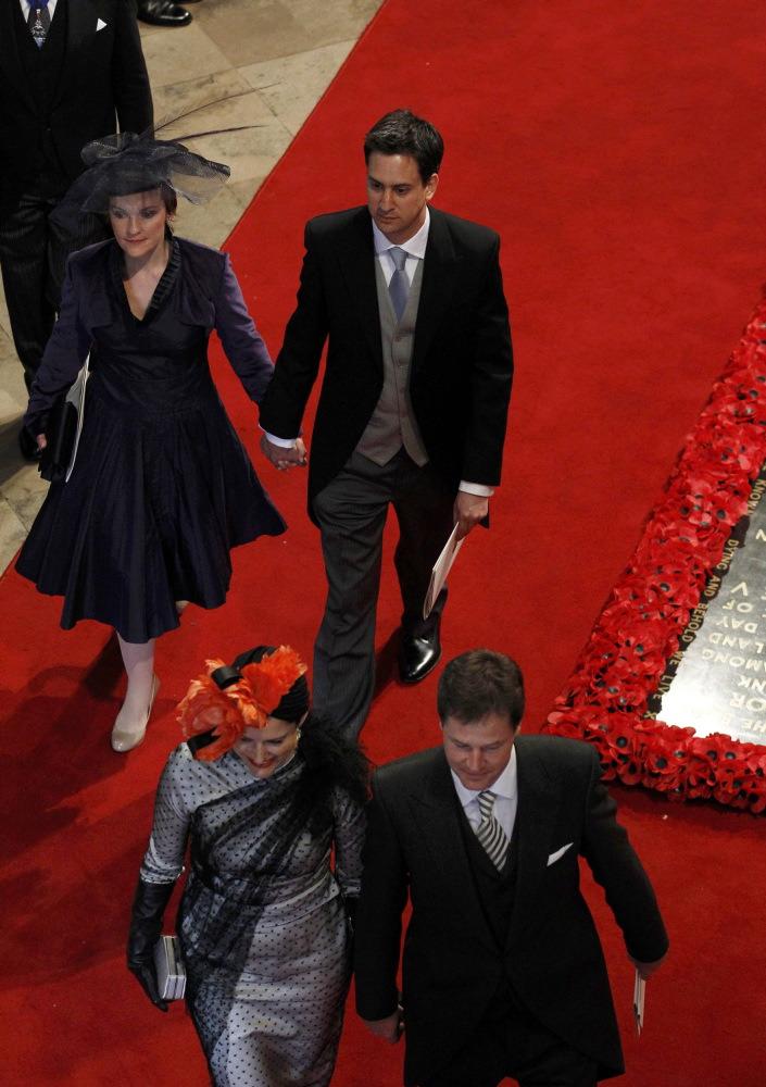 Capete încoronate şi pălării încornorate 18429808