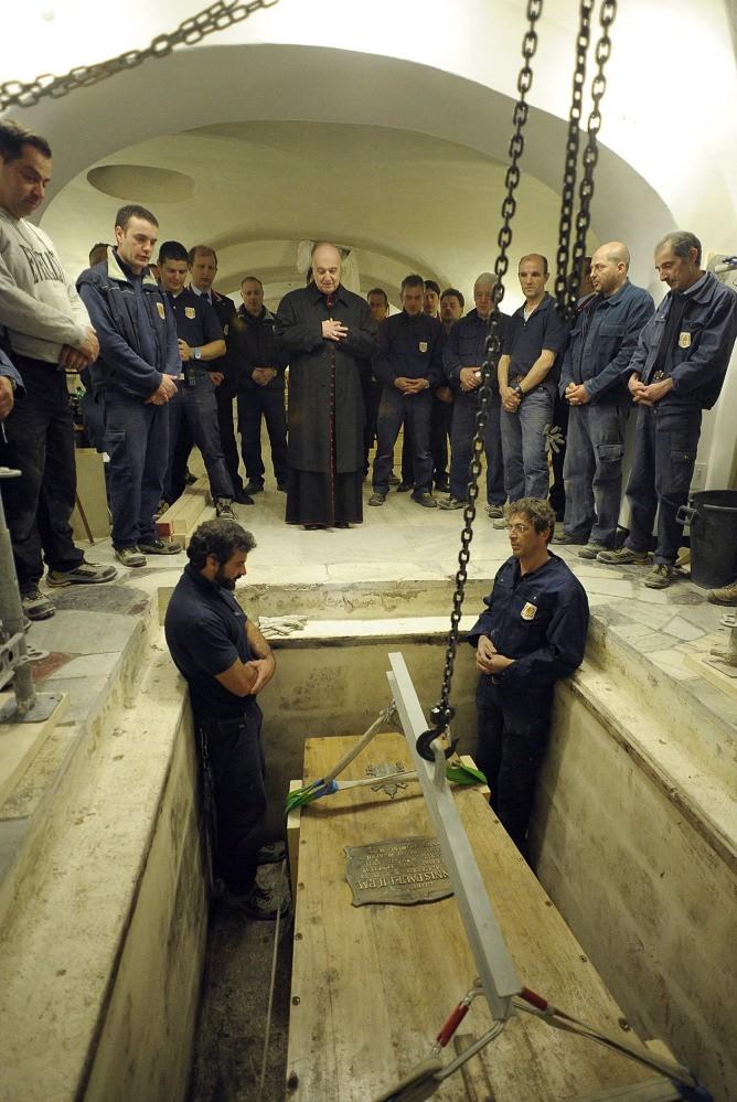 Beatificarea lui Ioan Paul al II-lea: drumul de la Papă la Sfânt 18429862