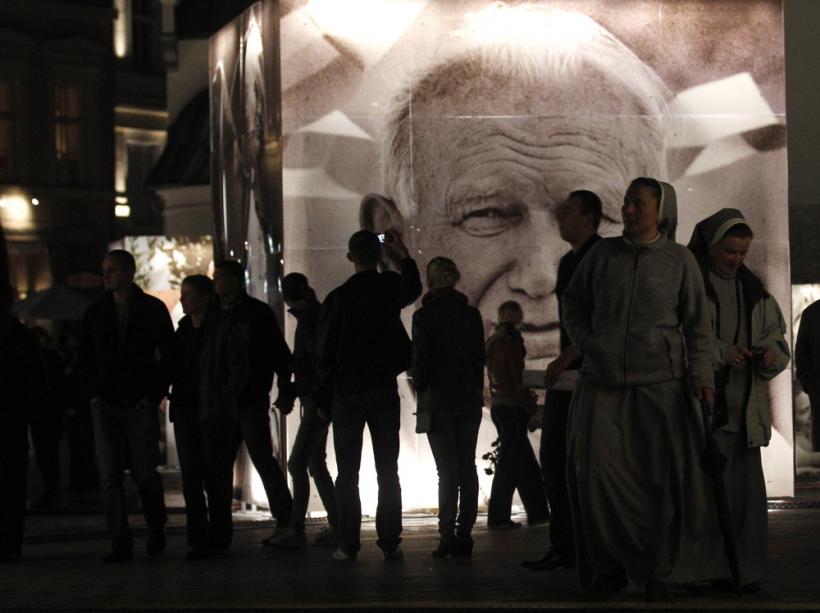 Beatificarea lui Ioan Paul al II-lea: drumul de la Papă la Sfânt 18429865