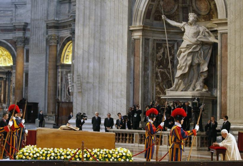 Beatificarea lui Ioan Paul al II-lea: drumul de la Papă la Sfânt 18429877