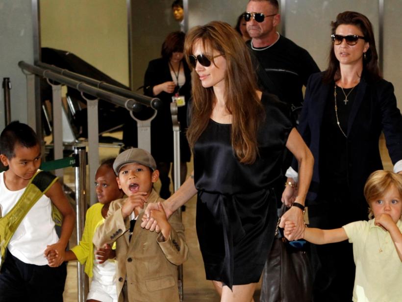 Angelina Jolie, temătoare de reacţia copiilor la subiectul adopţiei