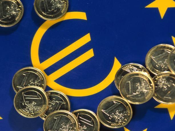 Capital Economics: România nu ar trebui să adopte euro în 2015