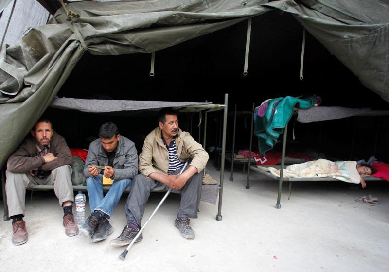 Spaniolii dorm în corturi de frica unui nou cutremur