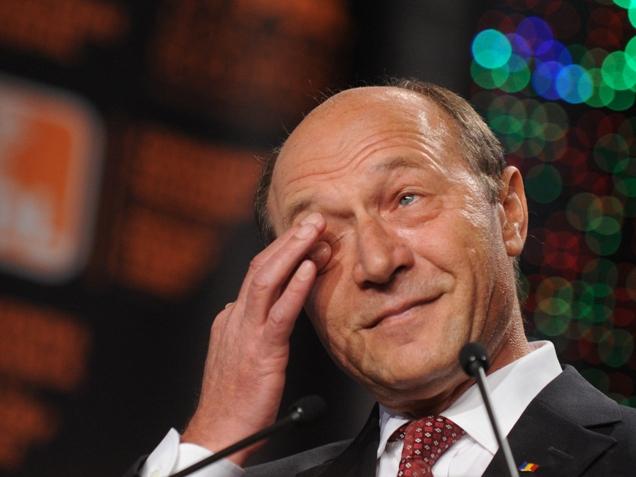 Băsescu, în lacrimi: "Vă mulţumesc că nu m-aţi dezamăgit"