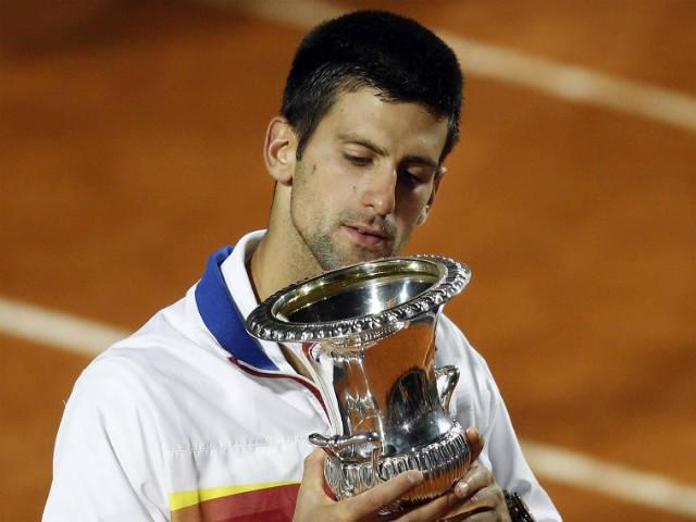 Djokovic l-a bătut din nou pe Nadal şi rămâne neînvins în 2011.