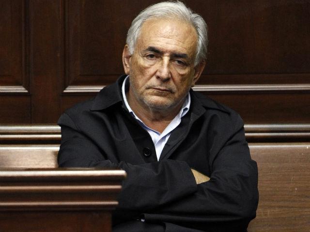 Strauss-Kahn rămâne în arest.