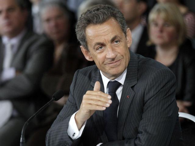 Sarkozy face aluzie la DSK şi apel la „sânge rece” şi „demnitate”.