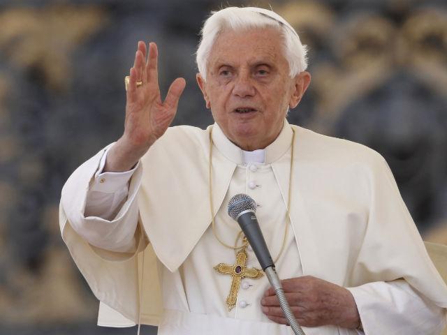 Papa Benedict al XVI-lea va intra în direct cu astronauţii de la bordul Endeavour.