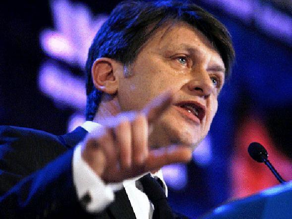 Antonescu: Când vom avea majoritate parlamentară, vom declanşa suspendarea lui Băsescu.