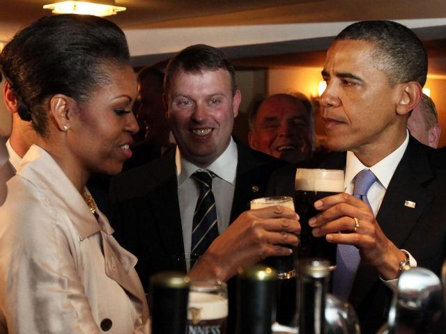 Obama a savurat o bere Guinness - video.