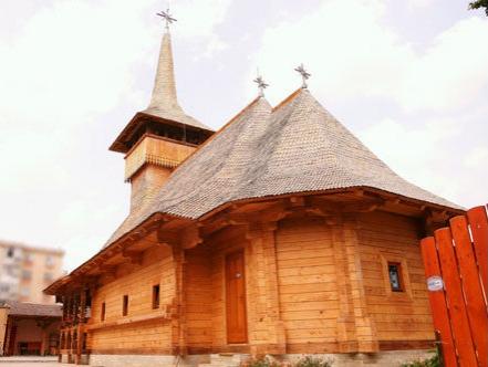 România oferă la export biserici de lemn.
