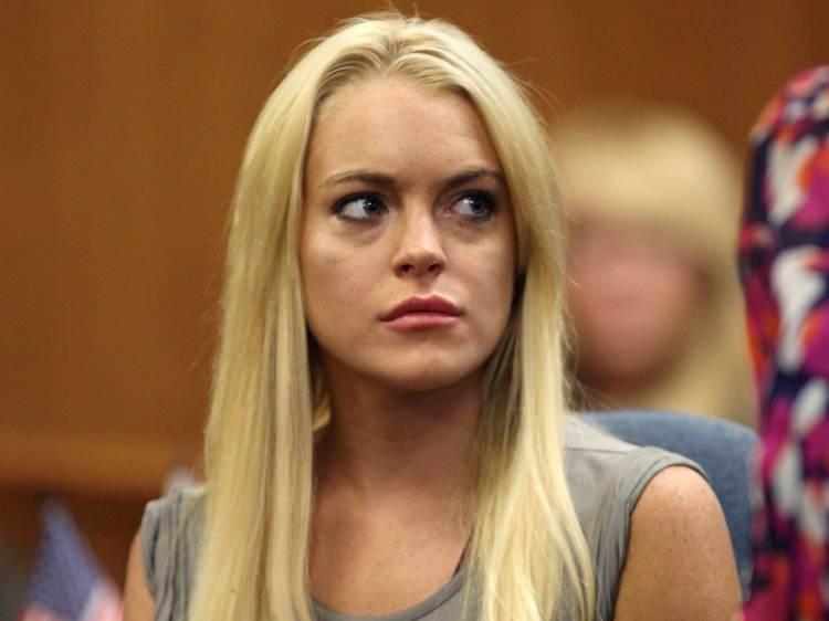 Lindsay Lohan, arestată la domiciliu.