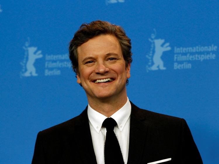 Colin Firth, un rebel neînţeles purtând cercei în urechi.