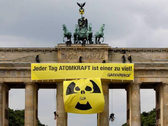 Germania renunţă la energia nucleară.