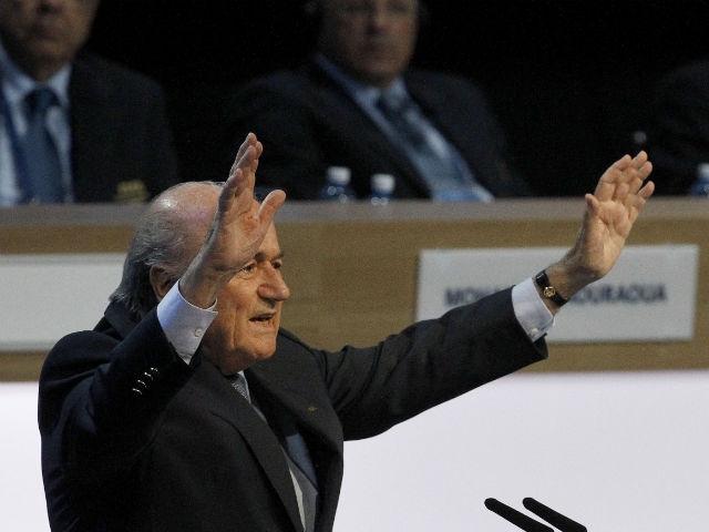 Sepp Blatter, reales preşedinte al FIFA pentru încă patru ani.