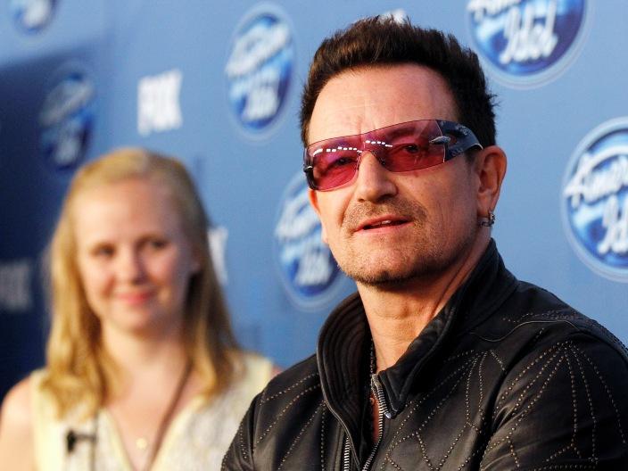 Bono a făcut autostopul în Vancouver.