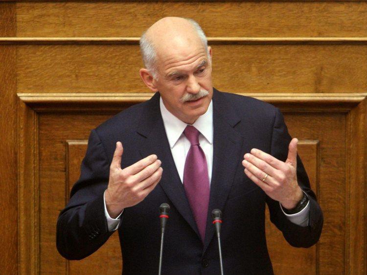 Premierul grec remaniază Guvernul.