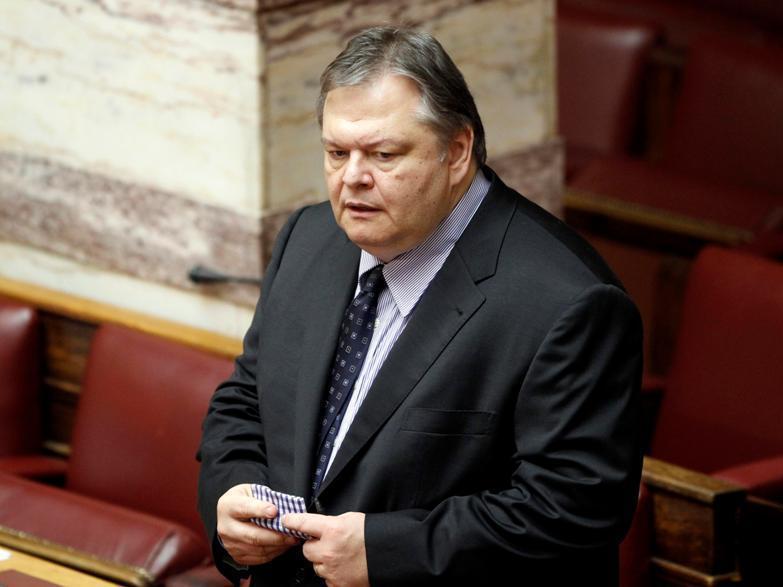 Premierul grec şi-a remaniat Guvernul: Evangelos Venizelos, noul ministru de Finanţe.