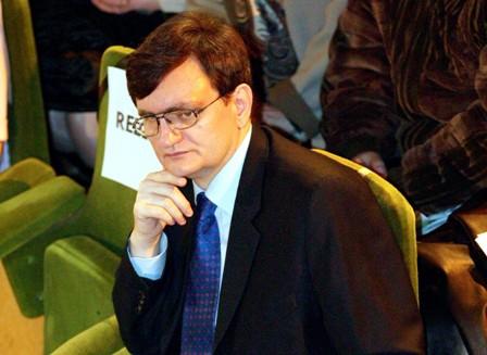 Victor Ciorbea a fost ales preşedinte al PNŢCD.