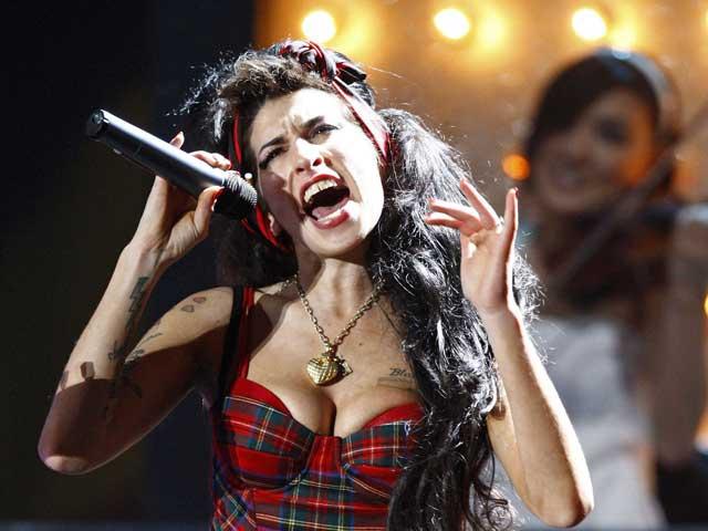 Amy Winehouse nu mai vine in Romania.