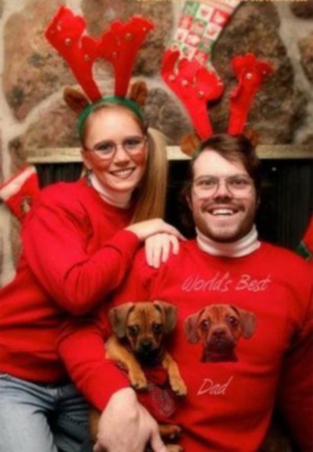 Vezi colecţia celor mai ciudate şi amuzante portrete de familie cu...animale de companie! 331232