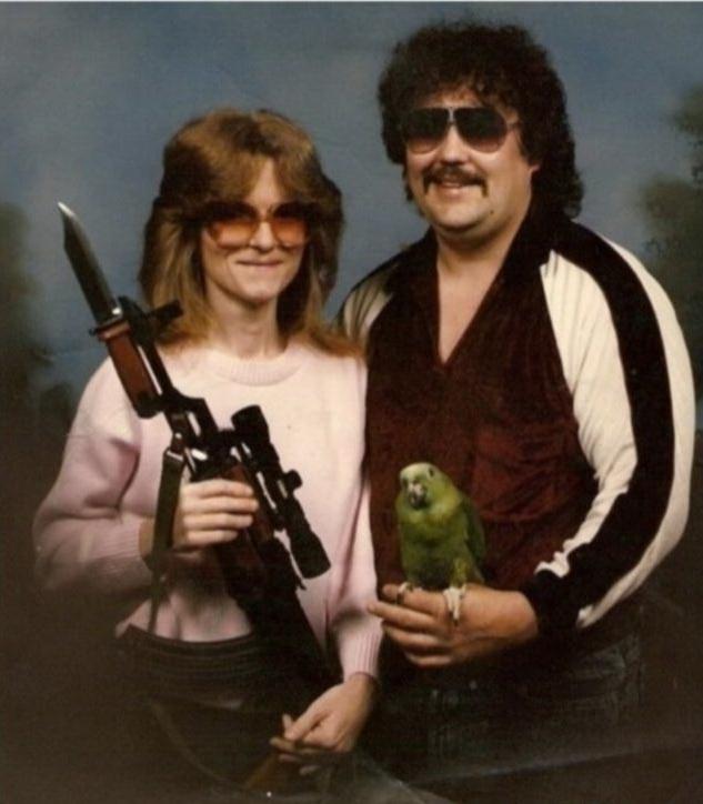 Vezi colecţia celor mai ciudate şi amuzante portrete de familie cu...animale de companie! 331234