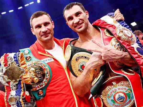 Fraţii Klitschko fac istorie: Wladimir l-a învins pe Haye şi este campion WBA, WBO, IBF şi IBO!