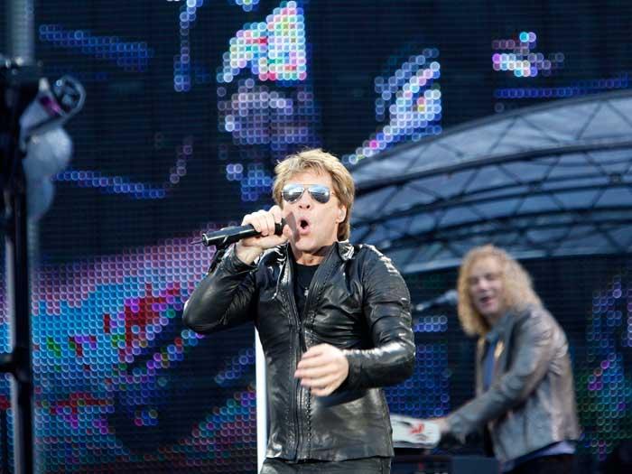 Peste 55.000 de oameni au înfruntat canicula de dragul lui Jon Bon Jovi
